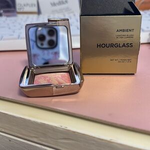Hourglass Ambient Lighting Blush in Luminous Flush